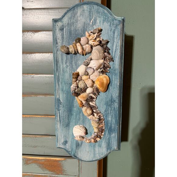 Seahorse Shell Art - Picture 1 of 1